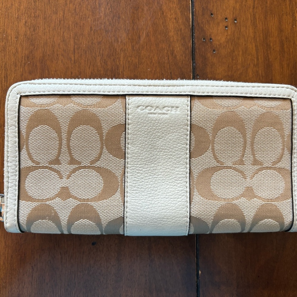 Coach Signature Long Zip Around Wallet Light Khaki/White